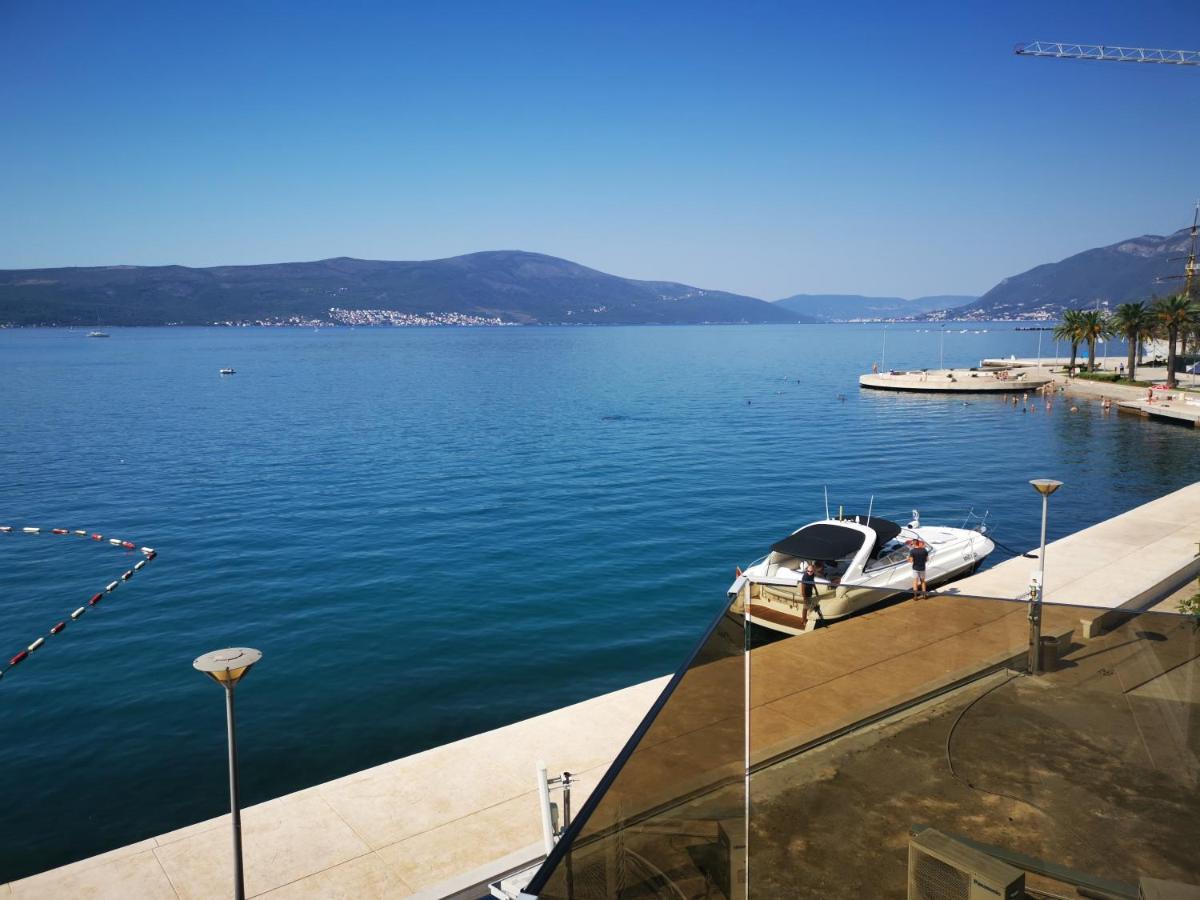 Seafront Apartments Tivat Luaran gambar