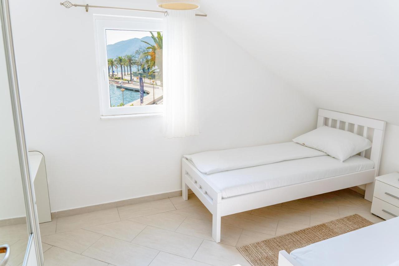 Seafront Apartments Tivat Luaran gambar