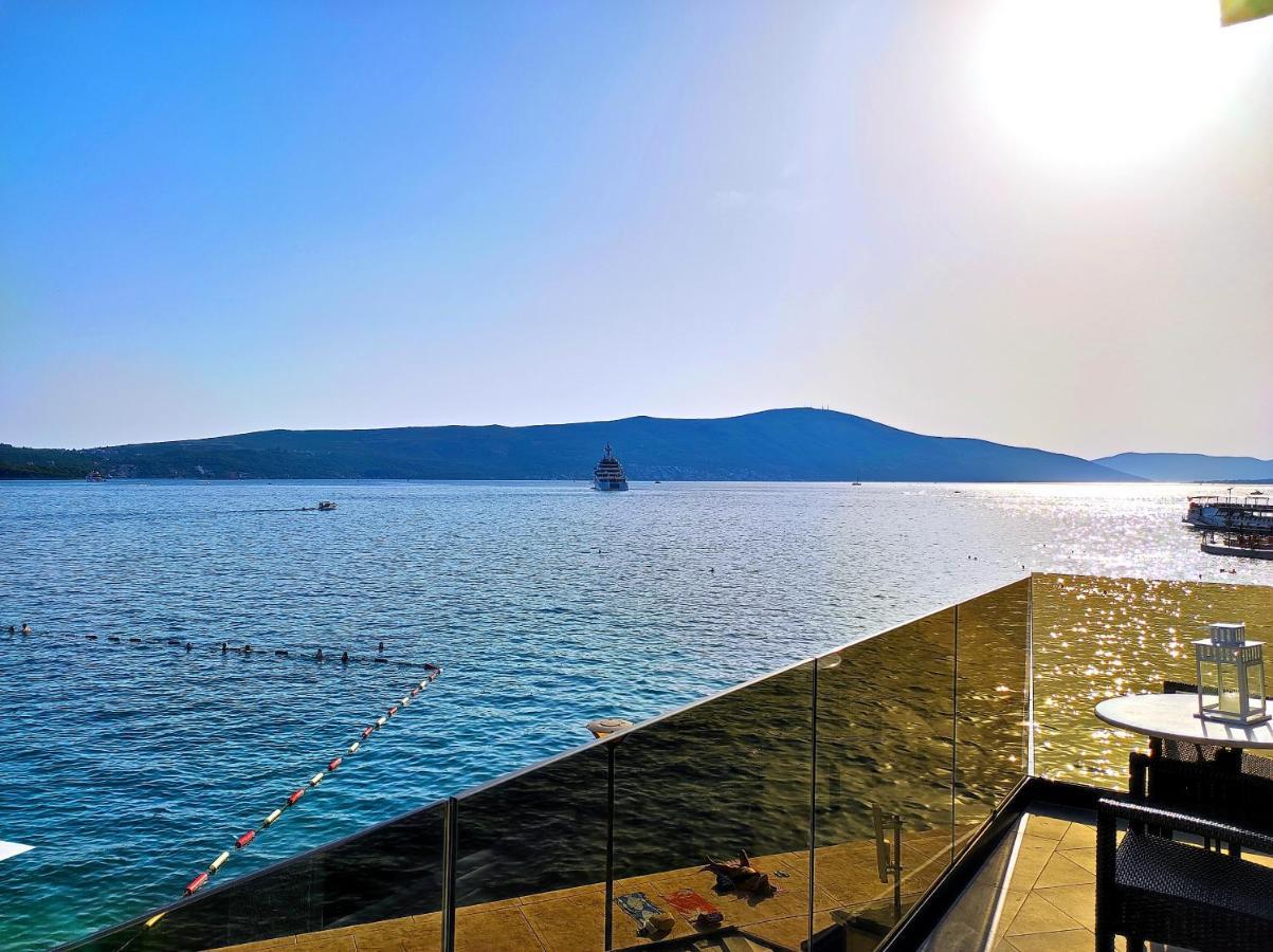 Seafront Apartments Tivat Luaran gambar